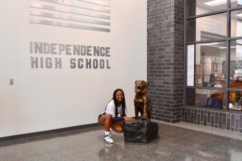 Amanda Tokam has committed to the University of New Haven to continue her athletic and academic career playing volleyball at the D2 level. 